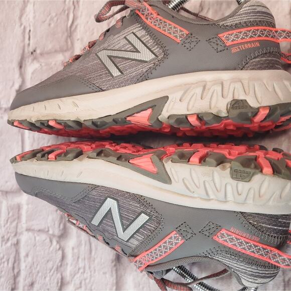 New Balance 410 v6 all terrain shoes sneakers women's size 7 grey - Picture 11 of 13